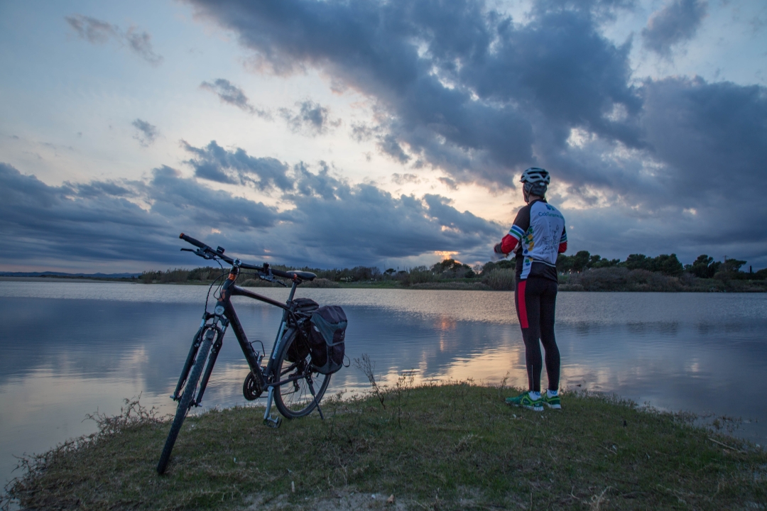 ciclista als Aiguamolls de l'Empordà